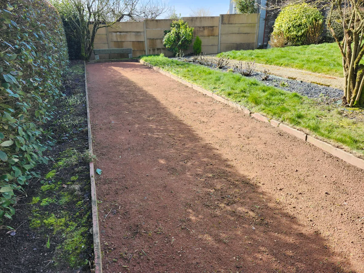 Le jardin du Gîte du Coteau, location de vacances aux Herbiers près du Puy du Fou (photo 2)